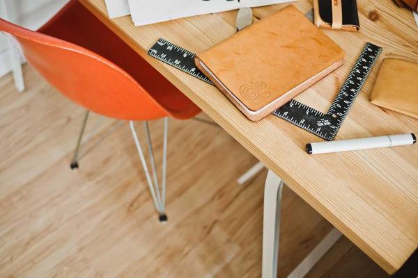 饿狼里的小鲜肉四个男的是谁这一话题引发了广泛讨论主题的精美插图